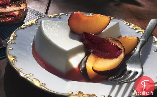 Panna Cotta de Yaourt aux Prunes Fraîches