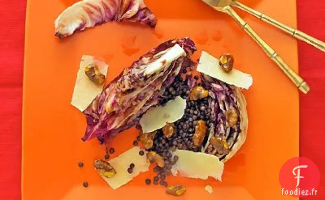 Salade De Quartiers De Radicchio Grillés Aux Lentilles, Miel Et Noix Épicées