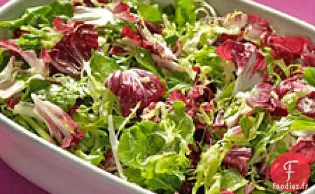Salade Verte Mélangée Avec Vinaigrette Aux Agrumes