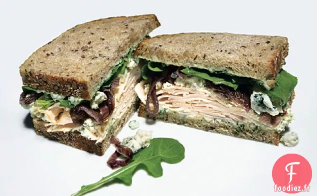 Sandwichs à la Dinde Fumée, au Fromage Bleu et à l'Oignon Rouge