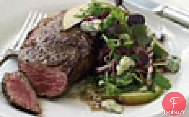Steaks D'Entrecôte Avec Radicchio, Poire Et Salade De Fromage Bleu