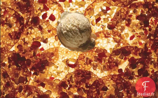 Mousse au Miel Congelée avec Biscuits aux Cerises Acidulées