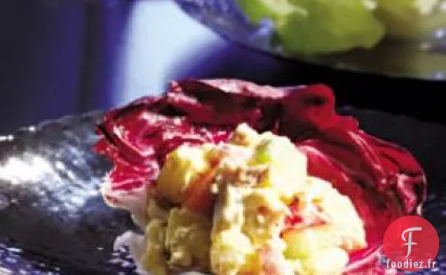 Salade De Pommes De Terre Dans Des Tasses De Radicchio