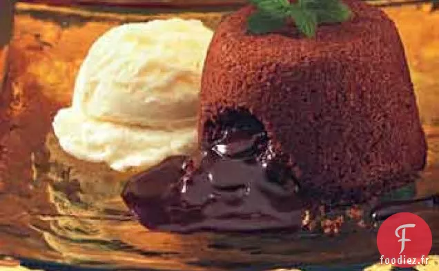 Gâteaux au Chocolat Fondu avec Sauce Fudge à la Menthe