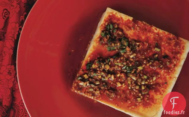 Tofu Chaud avec Sauce à l'Ail Épicée
