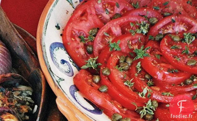 Salade de Tomates Vinaigrette à l'Échalote, Câpres et Basilic