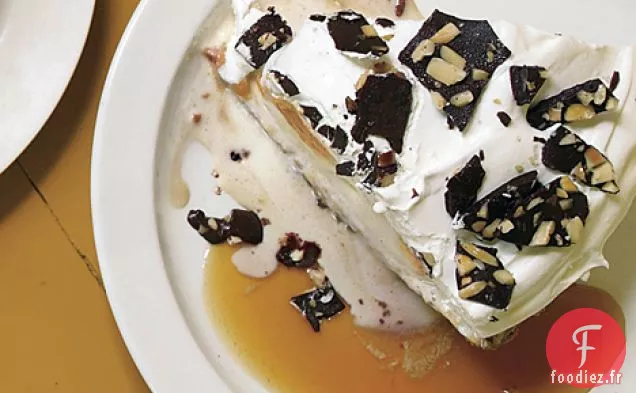 Tarte à la Crème Glacée à la Citrouille avec Écorce de Chocolat-Amande et Sauce au Caramel