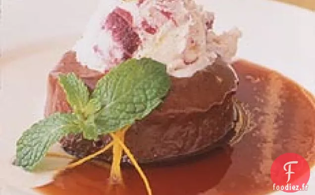 Gâteau de Taupe avec Glace Cerise-Amande, Tamarin Anglais et Caramel à l'Orange