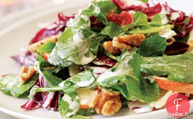 Salade De Roquette, Menthe Et Pommes Avec Vinaigrette Aux Noix Et Au Babeurre