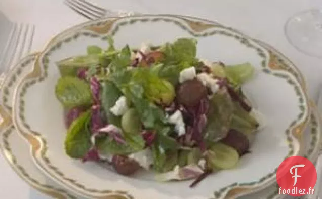 Légumes Verts Mélangés Aux Raisins Et À la Feta