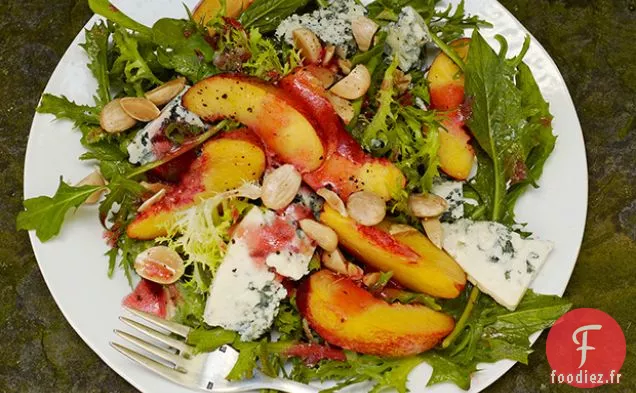 Salade de Nectarine et Fromage Bleu avec Vinaigrette aux Prunes