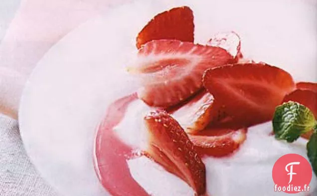 Fromage au Yogourt Sucré aux Fraises à la Menthe