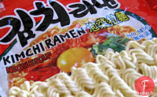 Nouilles Ramen Aux Légumes Frais Du Marché Fermier Et Kimchi