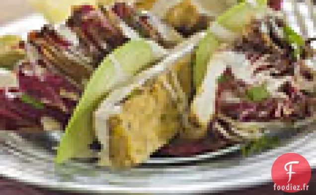 Steak de Tempeh Mariné Grillé avec Avocat, Radicchio, Vinaigrette à l'Orange et Tahini