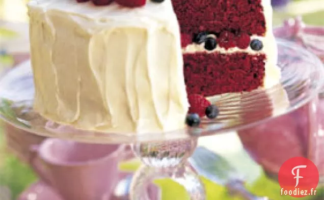 Gâteau de Velours Rouge aux Framboises et Myrtilles