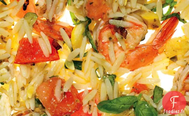 Orzo aux Crevettes Grillées, Légumes d'été et Vinaigrette au Pesto