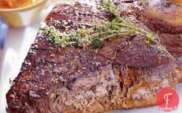 Steak de Porterie Grillé au Beurre de Paprika-Parmesan
