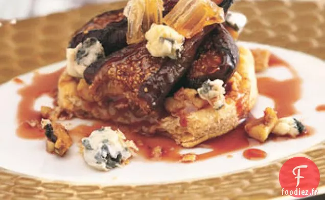 Figue de Mission Noire Chaude, Croquant aux Noix et Tartelettes au Fromage Bleu