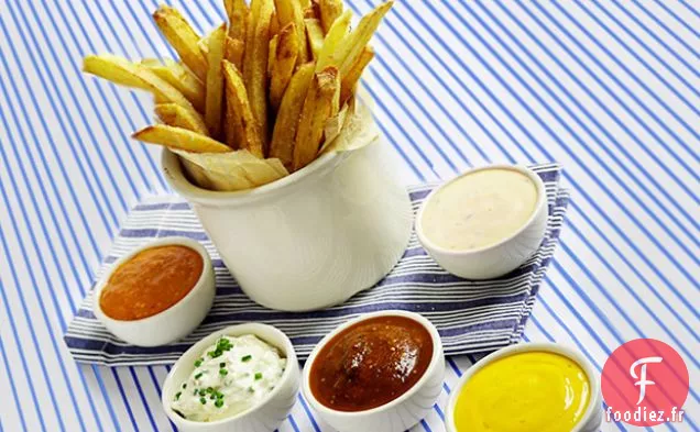 Frites Maison avec Cinq Sauces à Tremper