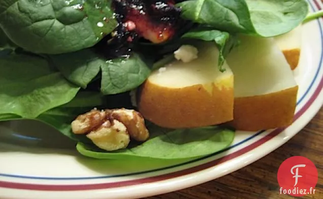 Salade De Poires Et Épinards Avec Vinaigrette Aux Myrtilles