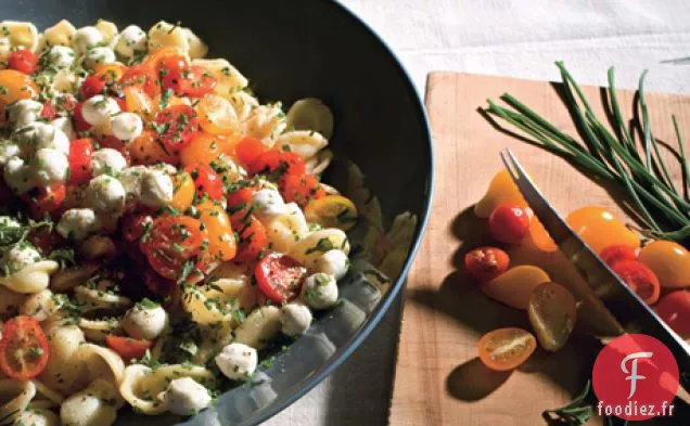 Orecchiette à la Mozzarella Fraîche, Tomates Raisins et Ciboulette à l'Ail