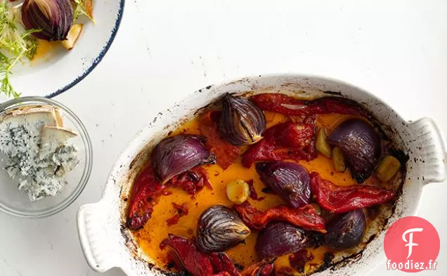 Salade de Poivrons Rôtis et d'Oignons au Fromage Bleu