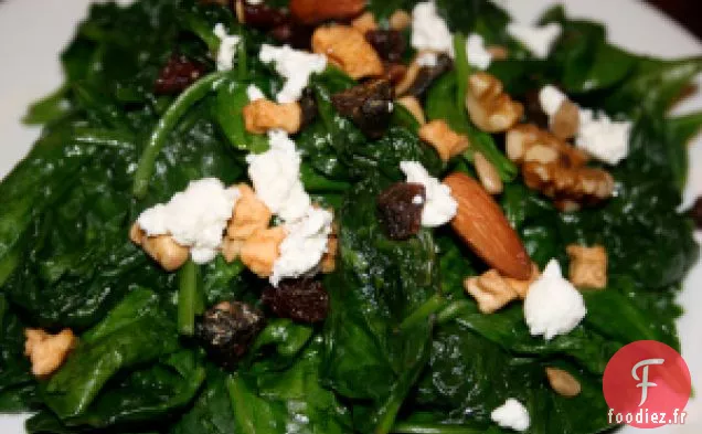 Épinards Aux Fruits Secs, Noix Et Fromage De Chèvre