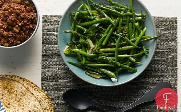 Sauté d'Oignons Verts aux Asperges