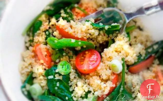 Recette De Salade Chaude De Quinoa Et D'Épinards Aux Tomates Raisins