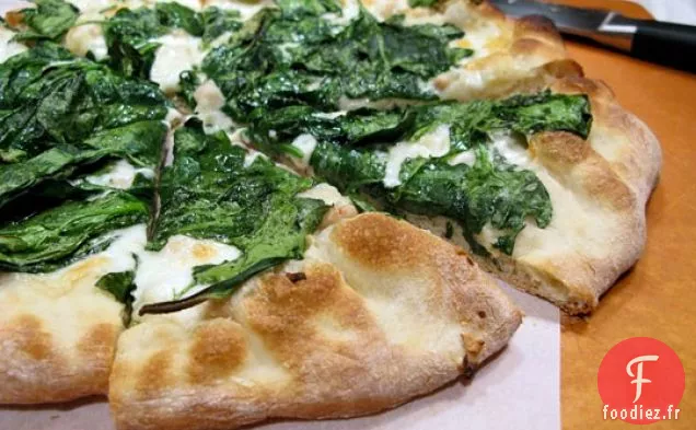 Pizza Aux Épinards, Haricots Blancs Et Taleggio