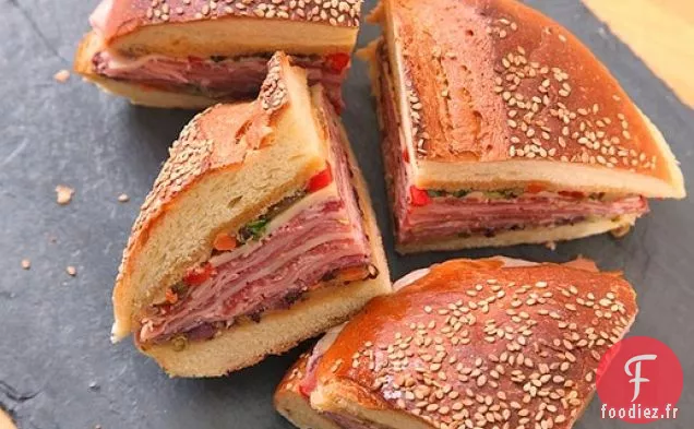 Sandwich Muffuletta Classique à la Nouvelle-Orléans