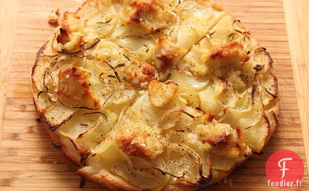 Pizza à la Poêle Facile Avec Pommes de Terre, Oignons et Romarin (Végétalien)