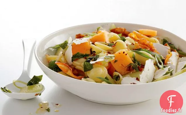 Salade de Pâtes au Melon, Pancetta et Salata à la Ricotta