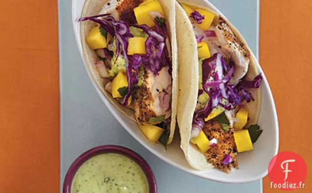 Tacos au Poisson avec Crème au Citron Vert et Salsa à la Mangue