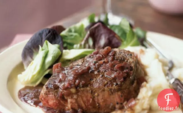 Filet de Bœuf Poêlé à la Sauce au Poivre Vert