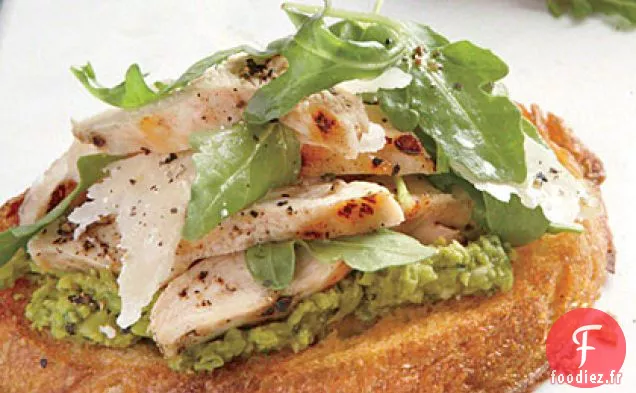 Sandwichs au Poulet à Face Ouverte avec Tartinade de Pois Verts et Parmesan