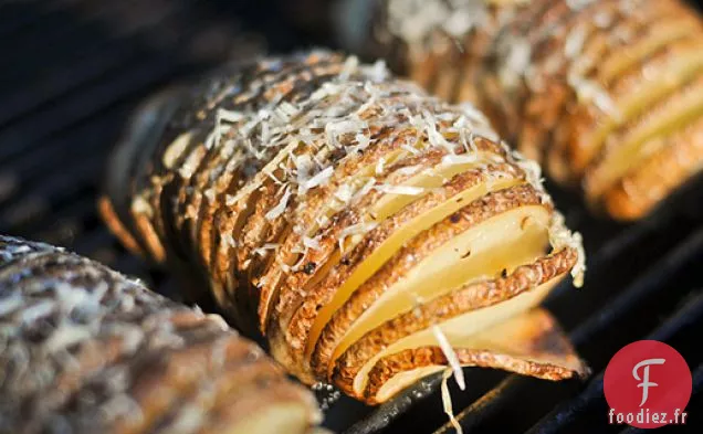 Grillades: Pommes de terre Hasselback à l'Ail et au Parmesan