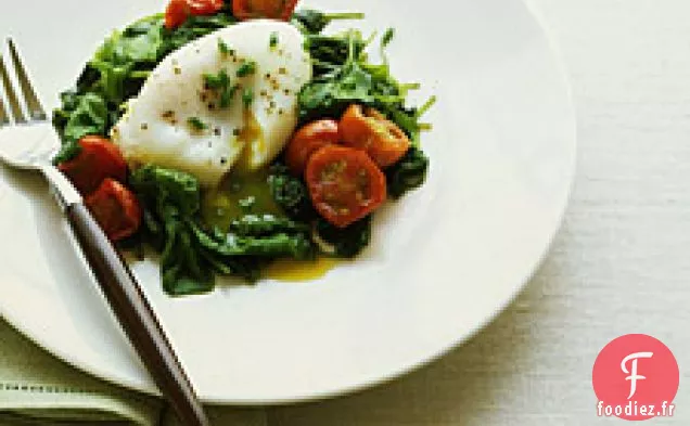 Oeufs Pochés Aux Épinards Et Tomates