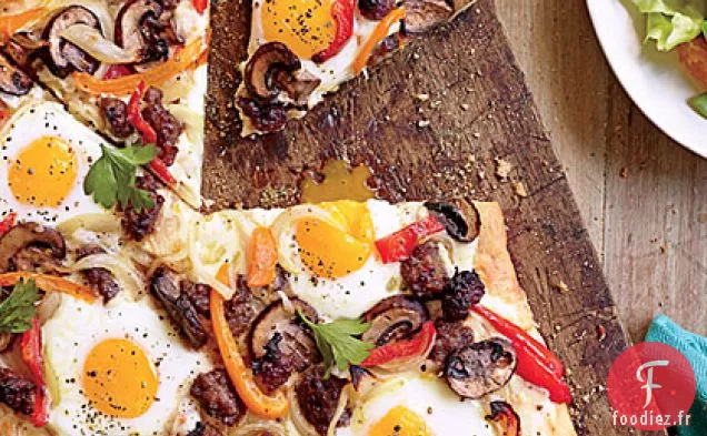 Pizza aux Saucisses et aux Œufs pour le Petit déjeuner