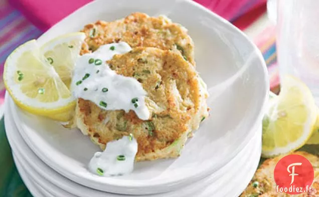 Mini Gâteaux De Crabe À La Sauce Ail-Ciboulette
