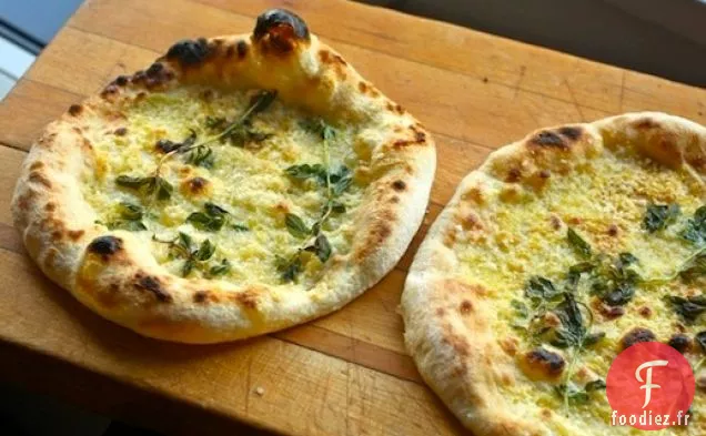 Pizza Fontina, Parmigiano et Origan Fermentés à Froid