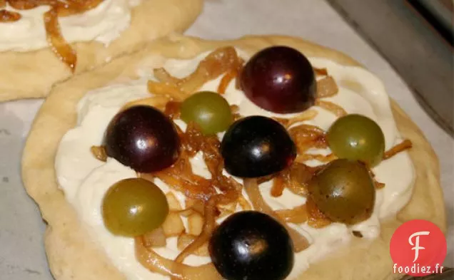 Pizza à la Semoule de Maïs, Fromage de Chèvre et Muscadine