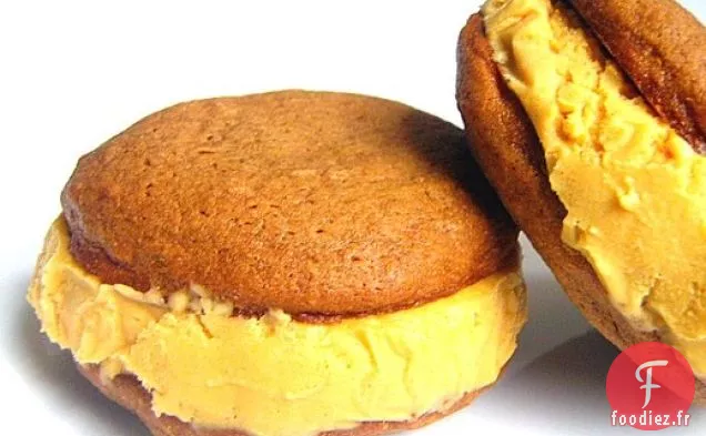 Gâterie des Fêtes: Sandwichs à la Crème Glacée à la Patate Douce et au Pain d'Épice