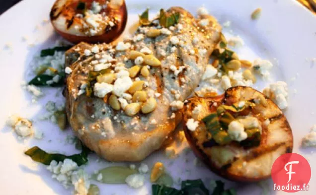 Dîner Ce soir: Côtelettes de Porc Frottées au Basilic et Salade de Fromage Bleu Nectarine