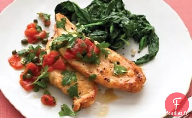 Poulet Sauté Avec Relish De Tomates Et Épinards