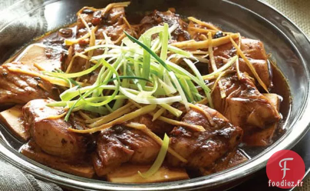 Poisson cuit à la vapeur sur Tofu Doux avec Sauce aux haricots noirs