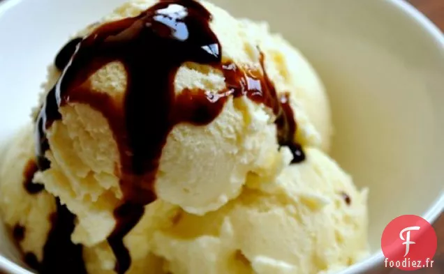 Glace au Chocolat Blanc à la Menthe avec Mélasse de Grenade