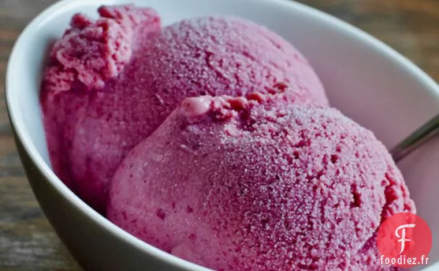 Crème Glacée aux Prunes Rôties, au Gingembre et au Miel