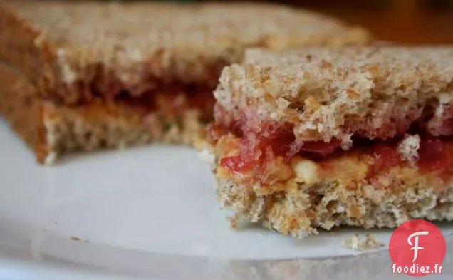 Brunch du dimanche : PBRJ (Beurre d'Arachide et Gelée de Rhubarbe)