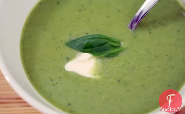 Velouté Crémeux d'Asperges, de Basilic et de Crème Fraîche